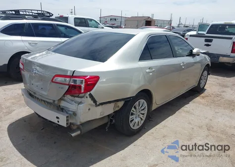 2014 Toyota Camry Le z USA, uszkodzony, nr VIN 4T1BF1FK8EU435432